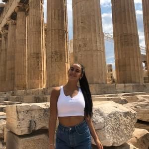 Meet your Posher, Julia